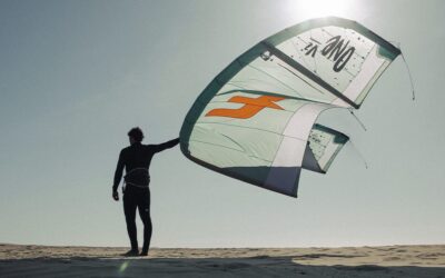 Quelle est la différence entre une aile de kitesurf en forme de C et une aile en forme de delta ?