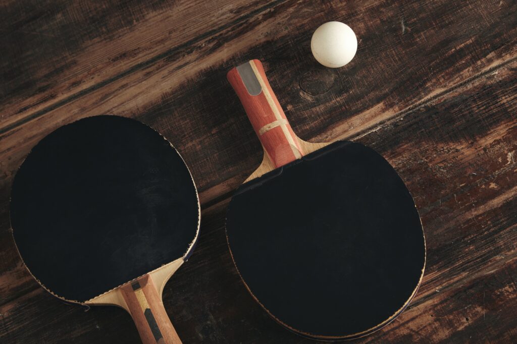 bois gewo ping pong